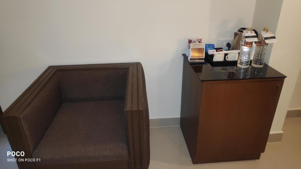 Emperor-Hotel Rachana Continental Pvt Ltd Kizhake Chālakudi Екстериор снимка